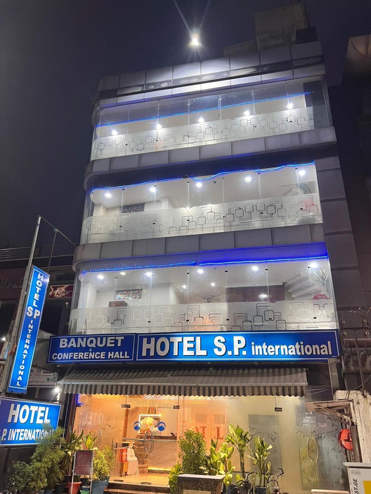 Hotel S P International A Unit Of Mavis Group Lakhnaú Exteriér fotografie