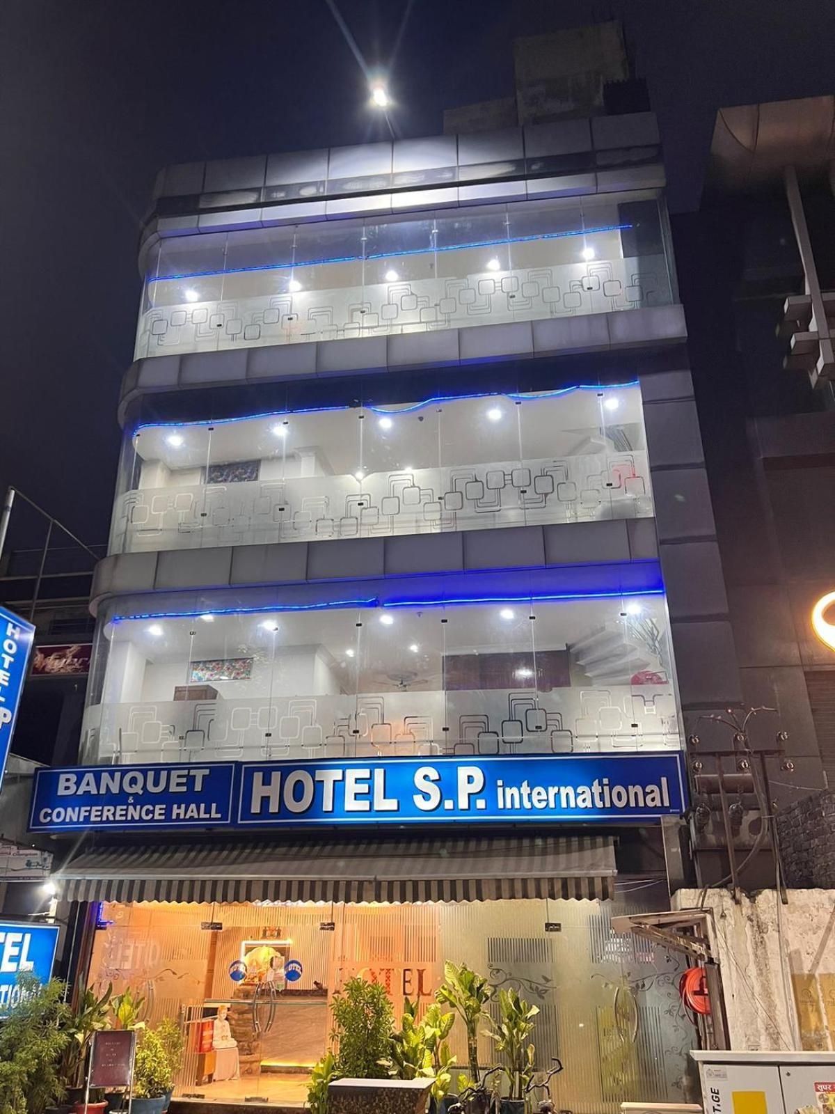 Hotel S P International A Unit Of Mavis Group Lakhnaú Exteriér fotografie